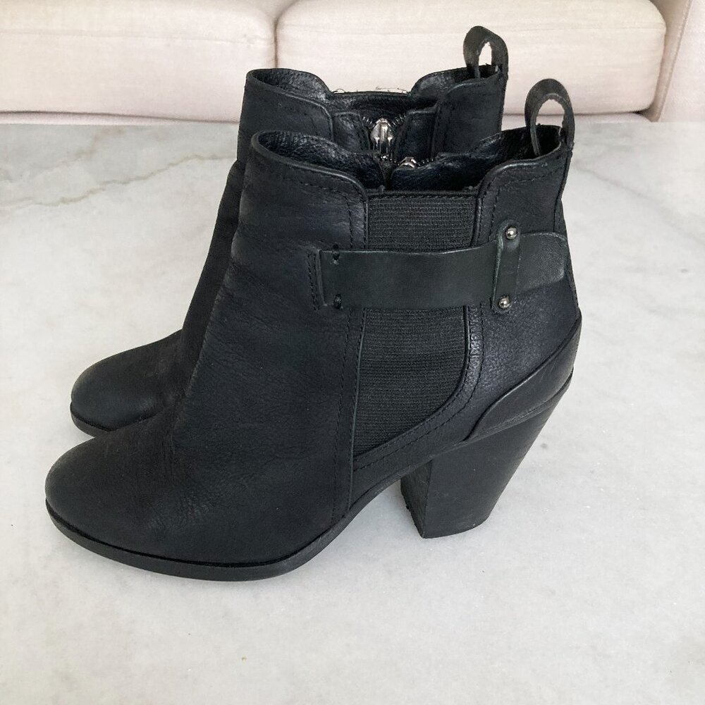 Vince Camuto Hayes black leather ankle boot (size 7) booties, side zippers